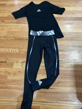 adidas Women’s Tech-Fit Legging XS and Compression Tee Sz S EUC